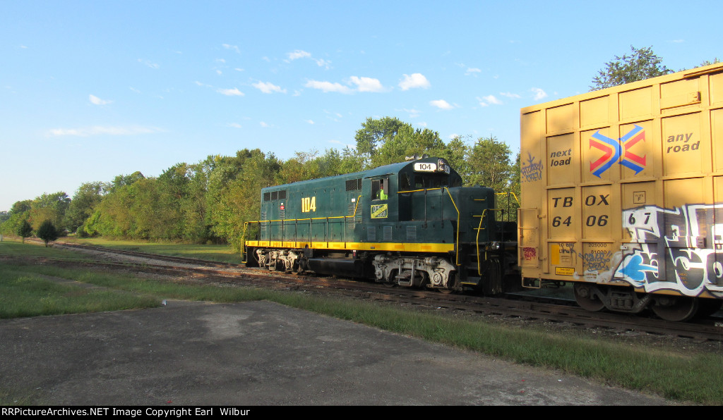 Ohio South Central Railroad (OSCR) 104